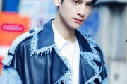 爱豆吃瓜娱乐酱罗云熙,从爱豆到瓜界新宠，揭秘他的吃瓜娱乐之路
