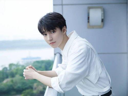 爱豆吃瓜娱乐酱王俊凯